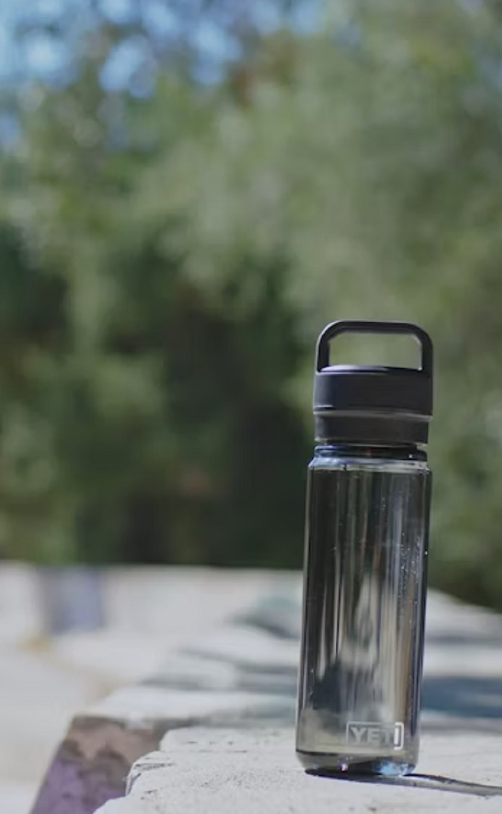 25oz. YETI® Yonder™ Plastic Water Bottle in Charcoal
